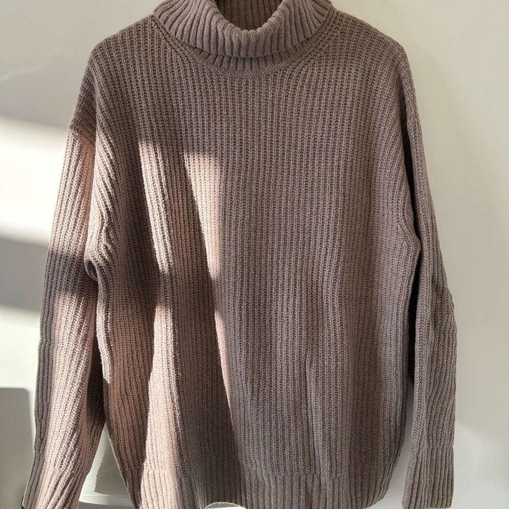 GAP Taupe Turtleneck Ribbed Sweater